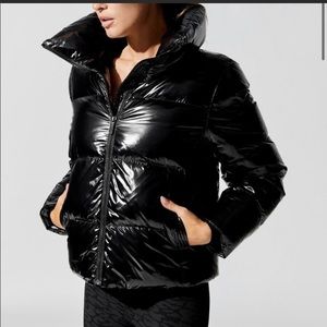 Carbon 38 PUFFER JACKET IN TAKARA SHINE size small